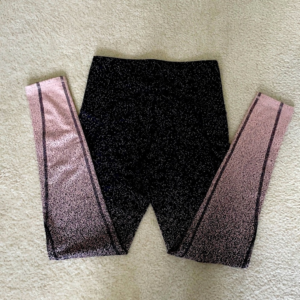Active wear/ gently used, super soft and comfy with pockets on both sides!